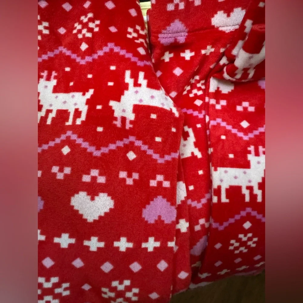 Cat & Jack Reindeer Cross & Hearts Red White Pajamas Matching Set Girls size 6